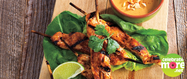 Grilled Chicken Saté with Peanut Dipping Sauce