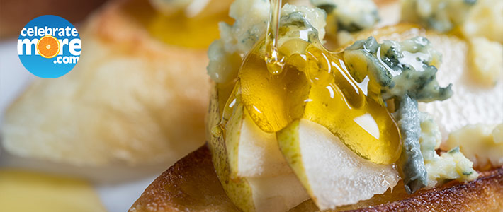 Blue Cheese With Honey On Crostini​