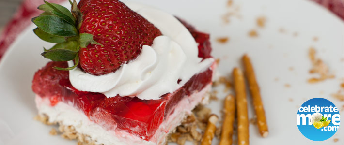 Strawberry Pretzel Bars