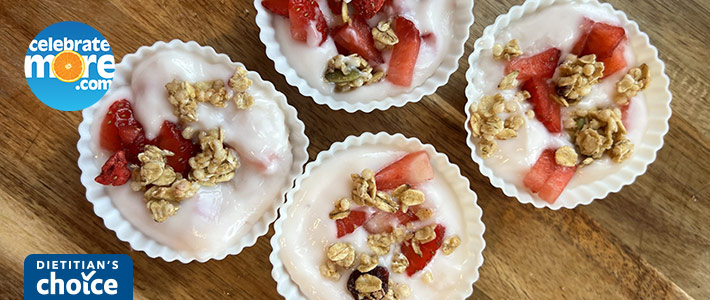 Strawberry Frozen Yogurt Cups