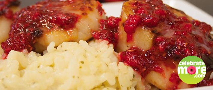 Pan Seared Scallops With Spicy Raspberry Sauce